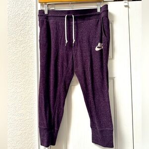 Nike women’s crop soft joggers size M